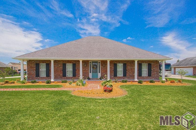 2nd image of 264 Lake Decade Ct