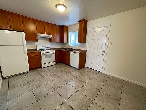 2nd image of 777 Warrington Ave
