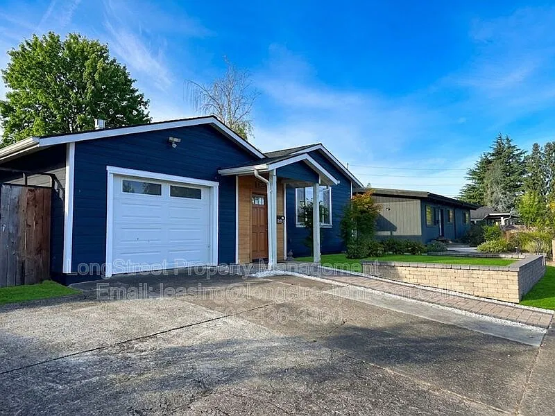 3 bed, 1.0 bath, 1200 sqft, $2,695 — Photo 2