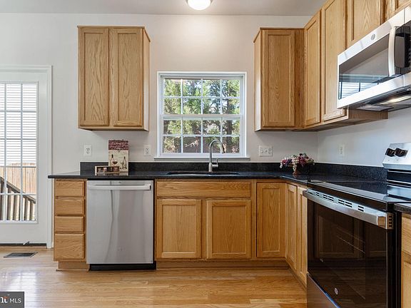 3rd image of 7037 Cross Meadow Dr