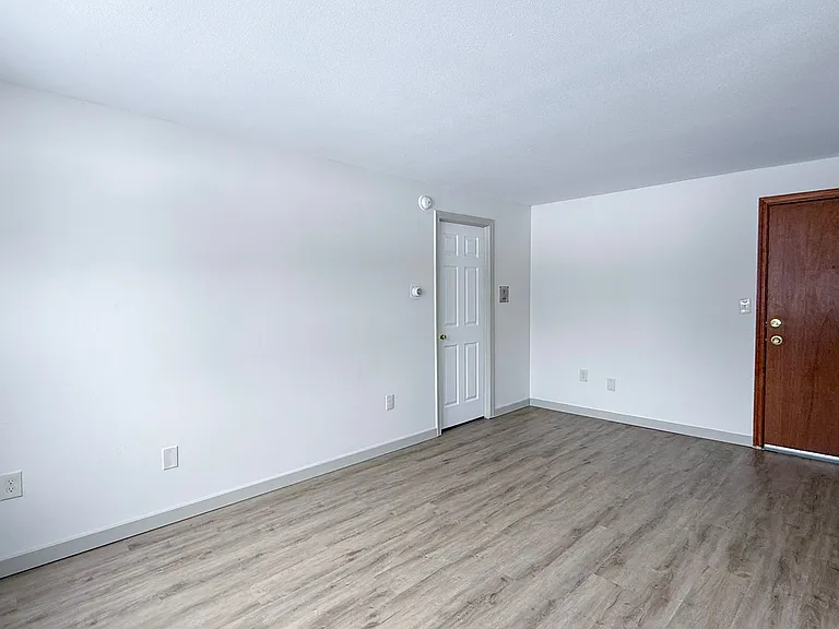 322 Hudson St / Luca Investments LLC — Photo 14