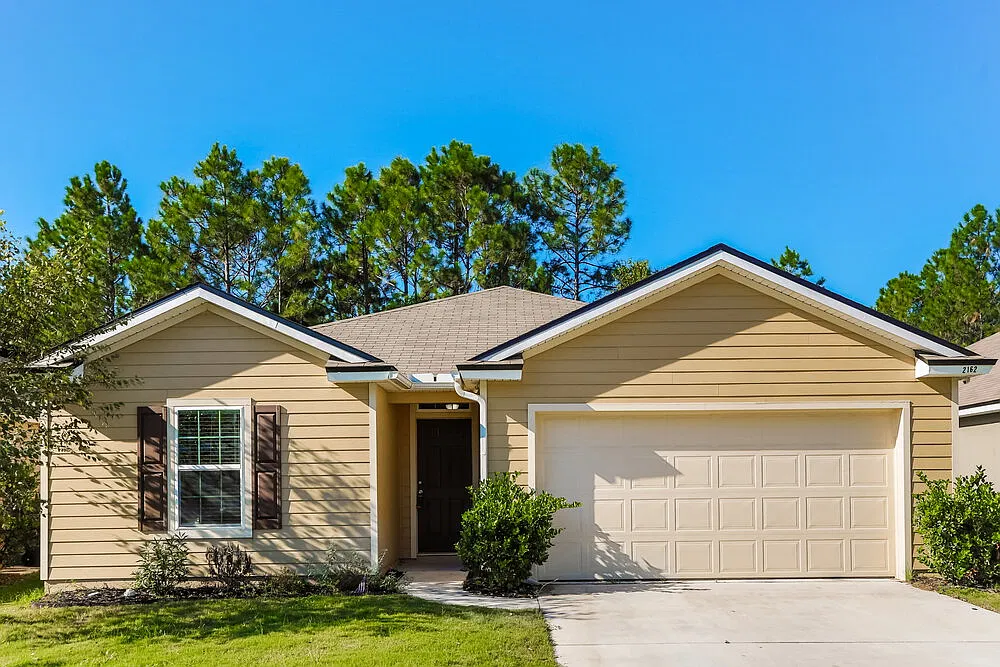 4 bed, 2.0 bath, 1705 sqft, $2,730 — Photo 1