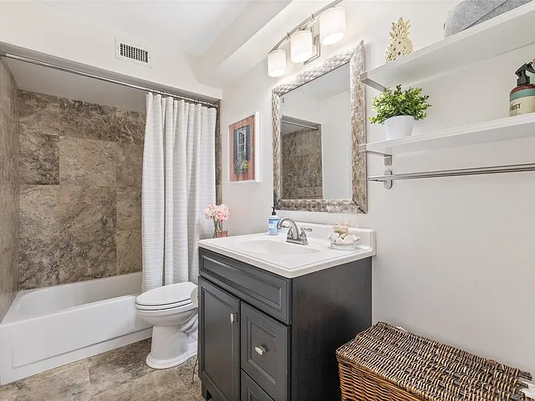 4265 Brentwood Park Cir — Photo 22