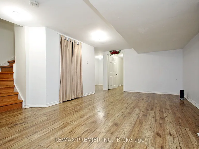 205 Equator Cres — Photo 21