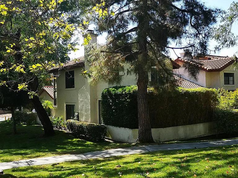3503 Voyager Cir — Photo 3