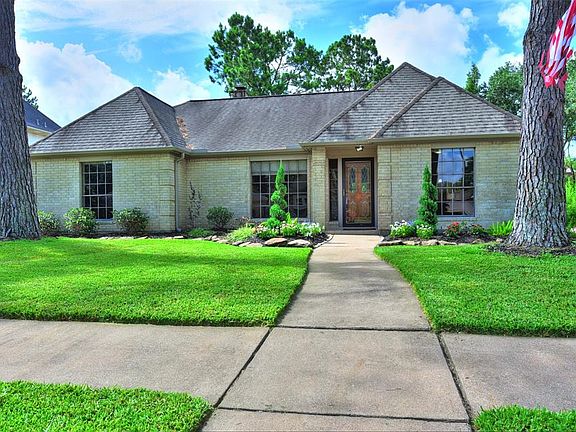 2nd image of 22515 Wildwood Grove Dr