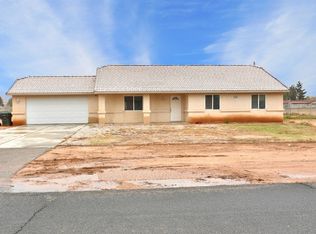 15535 Erie Rd, Apple Valley, CA 92307