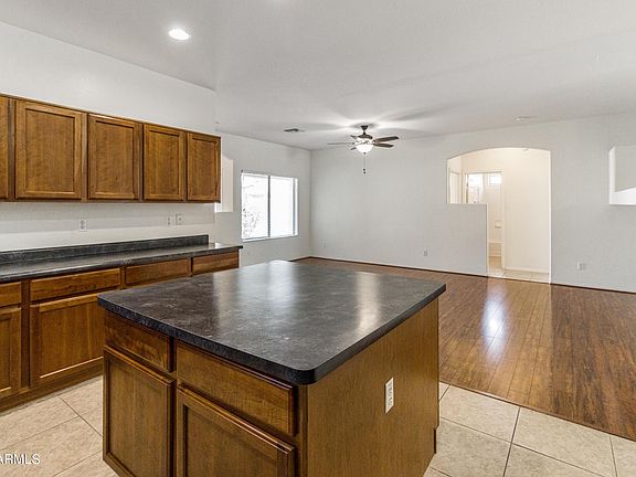 5th image of 282 W Atlantic Dr