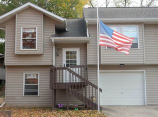 930 Dover St, Iowa City, IA 52245