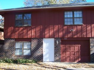 1004 SW Kings Cross Rd, Blue Springs, MO 64014