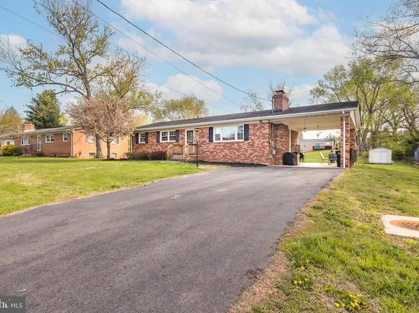 7707 Huron Dr, Gainesville, VA 20155