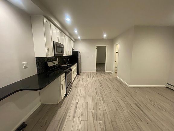 2nd image of 14219 Farmers Blvd Floor 1