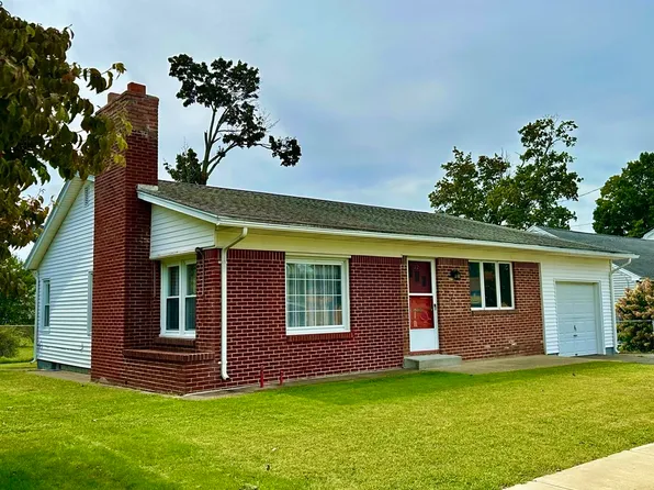 32 Warsaw Ave, Ludlow, MA 01056