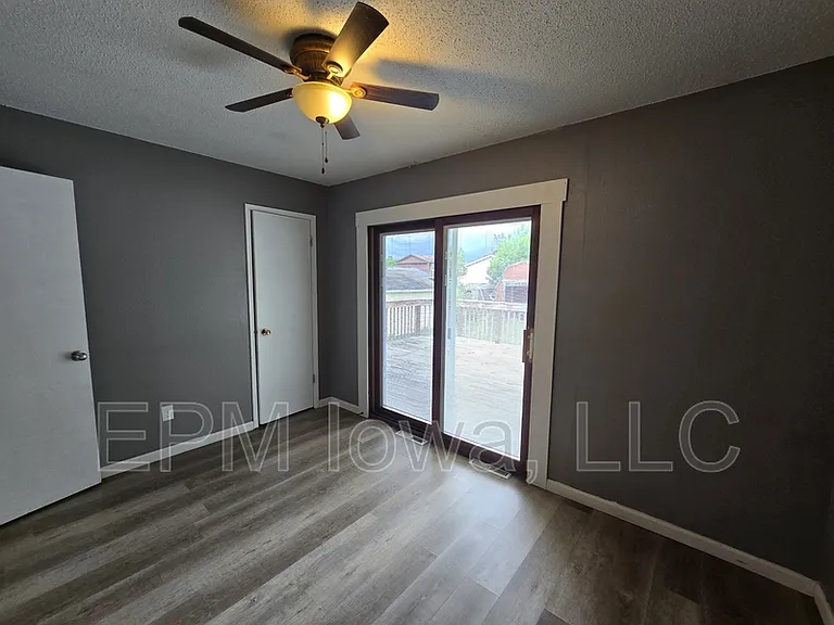 1242 Edgewood Dr — Photo 18