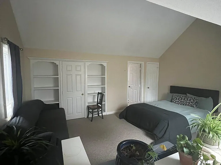 Loft/full bath