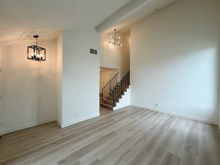 1715 Firvale Ave — Photo 1