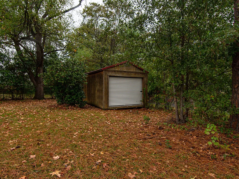 895 Greg Dr
