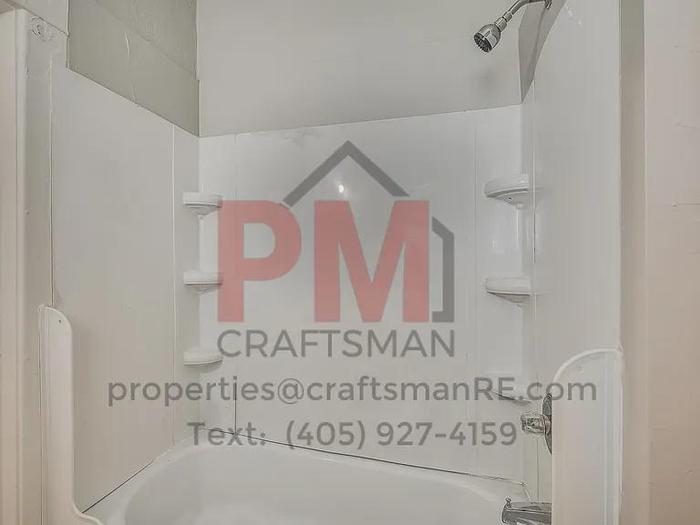 1226 NW 8th St — Photo 37