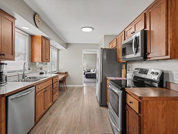 3rd image of 1257 Parallel St
