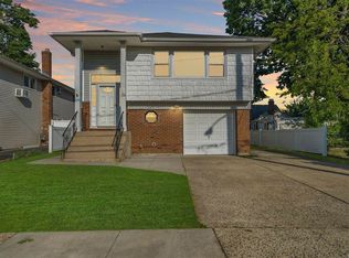15 3rd Ave, East Rockaway, NY 11518