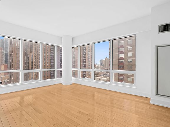 3rd image of 350 W 42nd St APT 18B