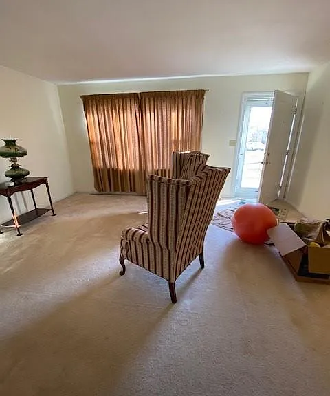 946 Hairfield Dr — Photo 6