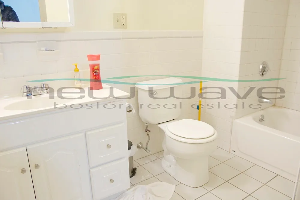 Studio, 450 sqft, $2,700 — Photo 4