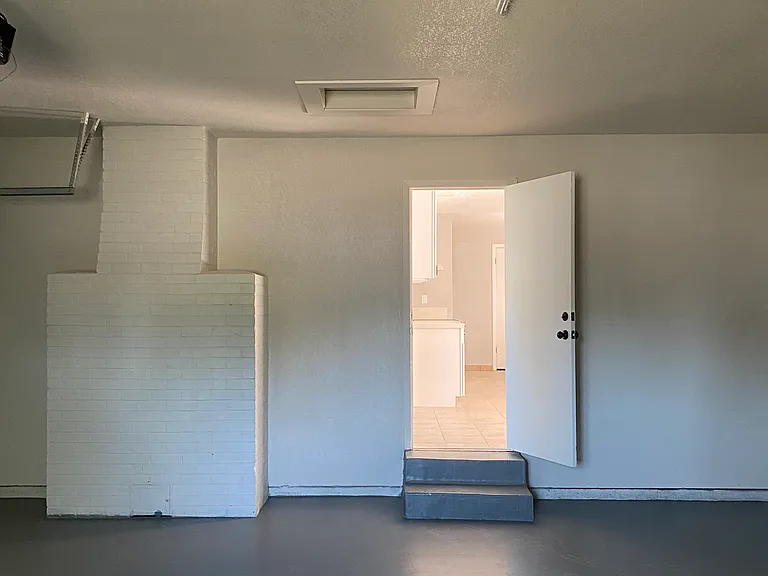 2920 Franklin Rd — Photo 12
