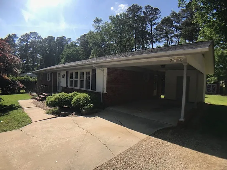 6909 Justice Dr — Photo 2