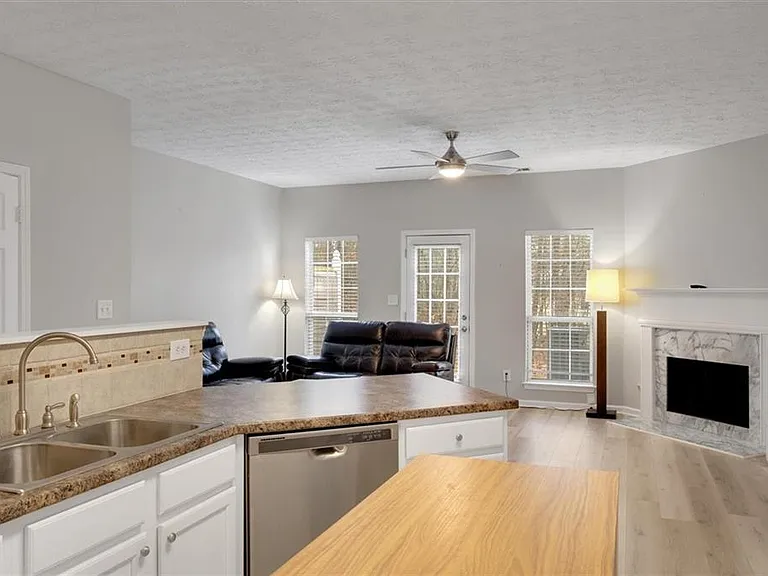 940 Tree Creek Blvd — Photo 11