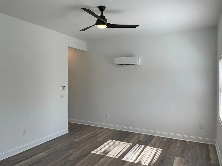 431 Blackford St #2 — Photo 9