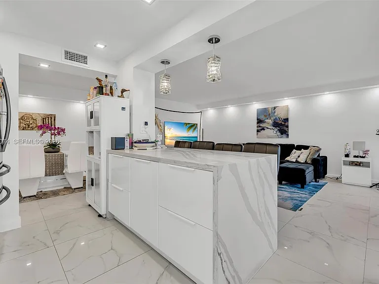 18071 Biscayne Blvd #901 — Photo 15