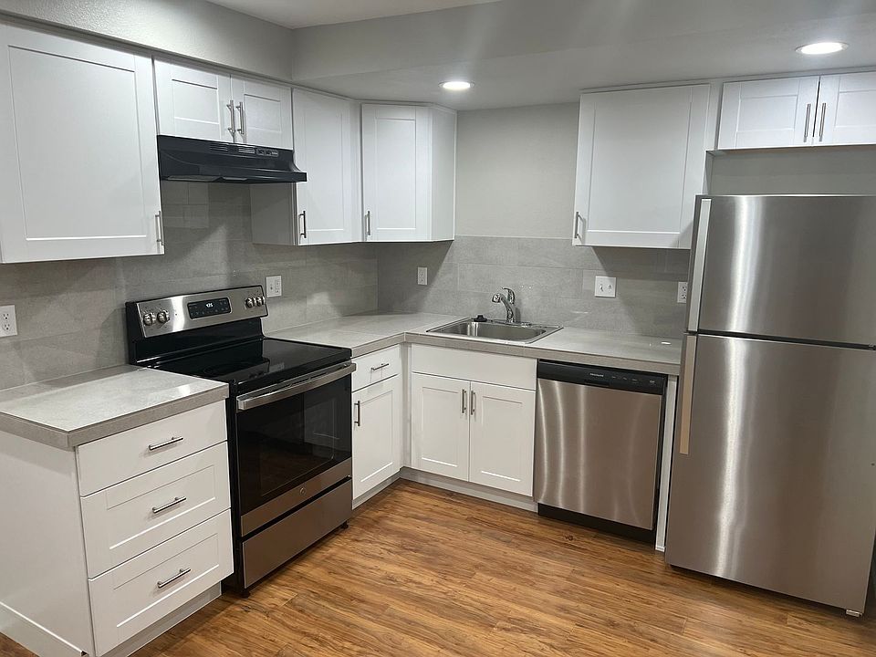 1st image of 2821 SE 50th Ave #16