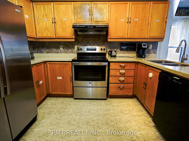 26 Dartmoor Dr #MAIN — Photo 6