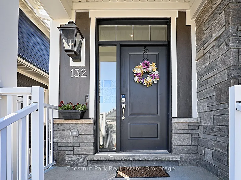 132 Yellow Birch Cres — Photo 5