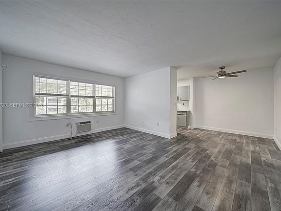 3rd image of 6565 Santona St #B19
