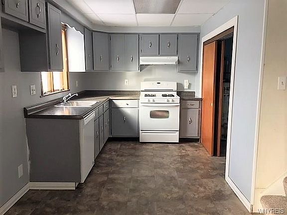 5th image of 218 Wagner Ave
