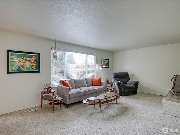 3rd image of 611 N 6th Street