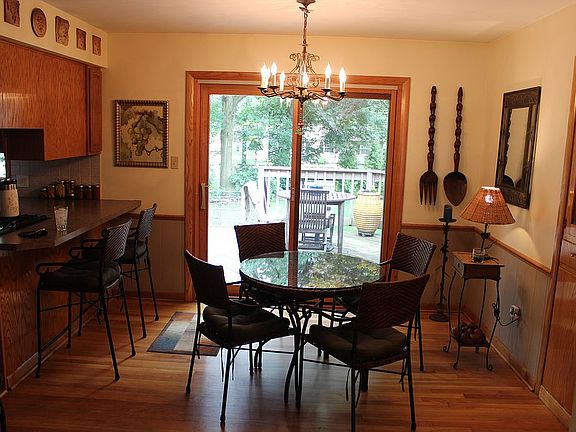 Dining Room 11x11-1/2