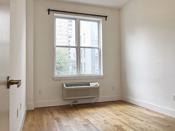 4th image of 36 Meserole St #3A