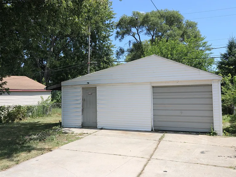 25866 Rosenbusch Blvd — Photo 3