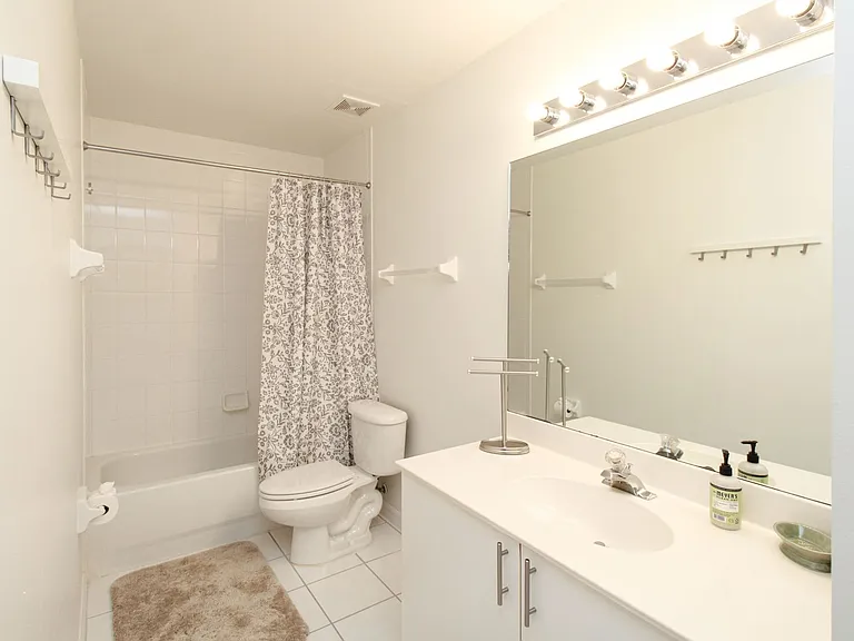 519 Roma Ct #3208 — Photo 29