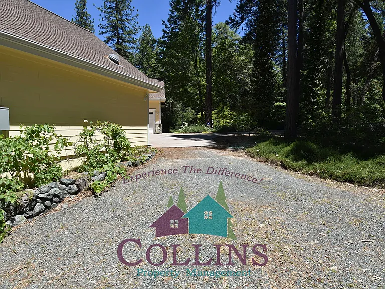 14048 Honeysuckle Way — Photo 17