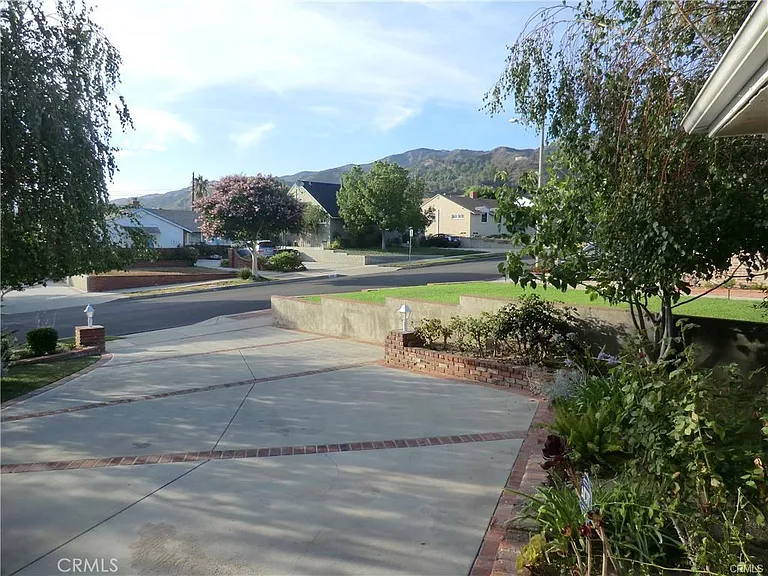 834 Delaware Rd — Photo 17