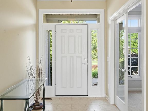 4th image of 14730 Greystone Ct
