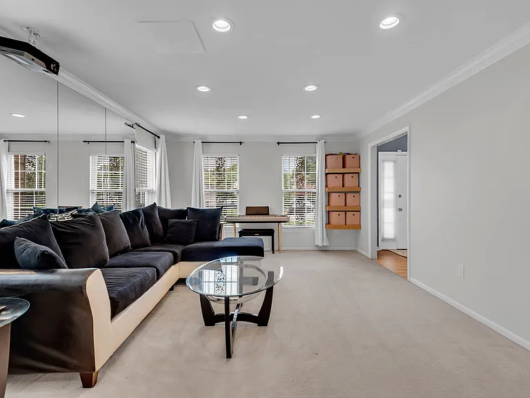 1402 Bermuda Dunes Ct — Photo 5