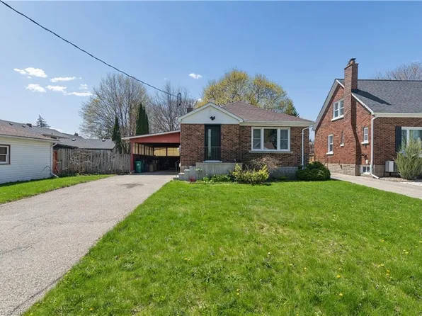 209 Bedford Rd, Kitchener, ON N2G 3A5