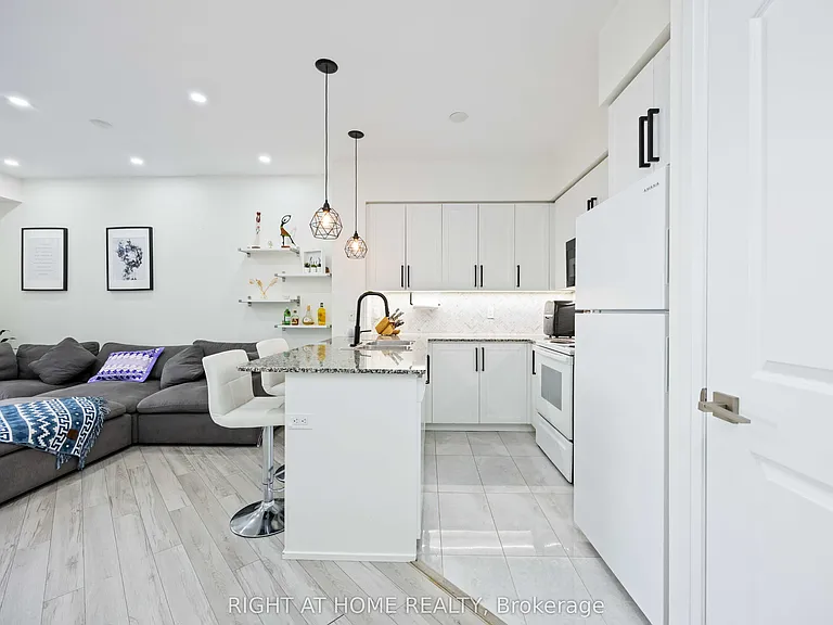 1060 Sheppard Ave W #1521 — Photo 27