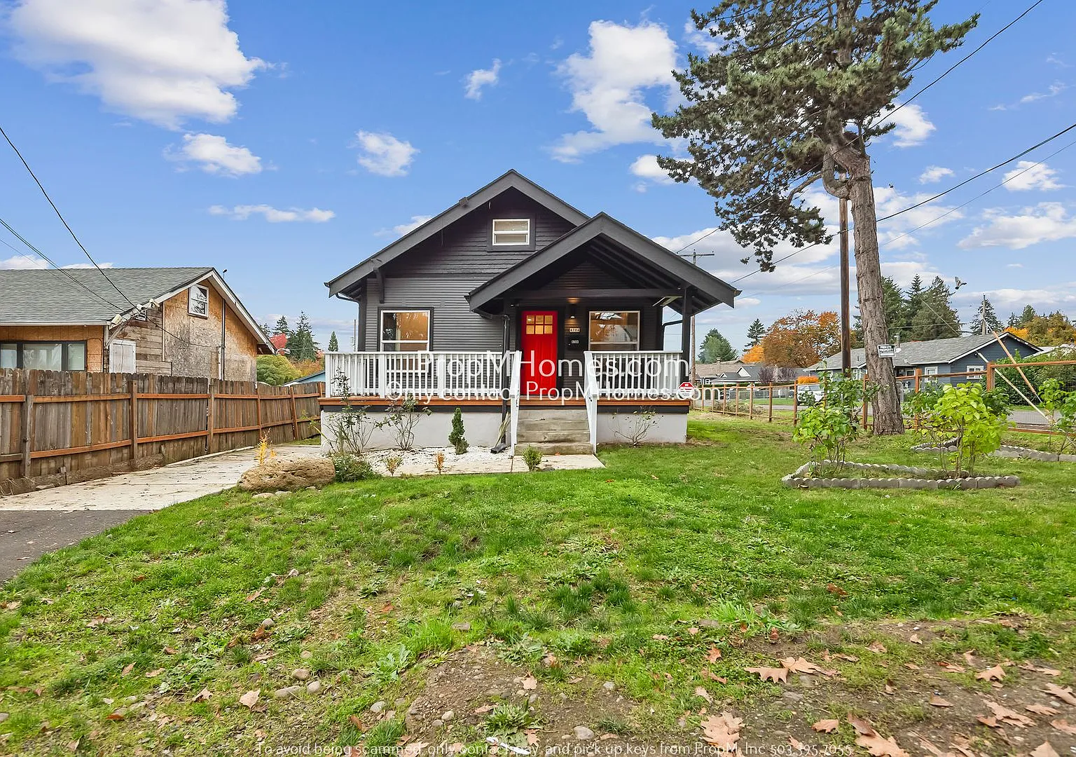 Charming 2-Bedroom Home with Bonus Room in Vibrant Parkrose Neighborhood! — Photo 1