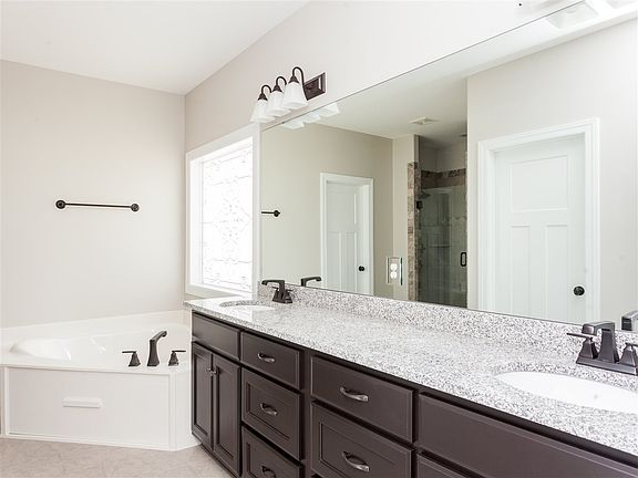 4th image of 4305 Willow Bend Ln